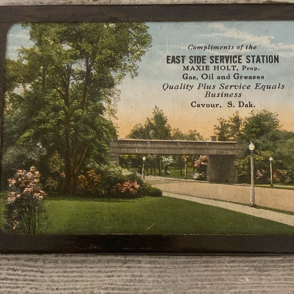 Vintage Framed 'East Side Service Station' Thermometer Wall Advertisement - Picture 3 of 7